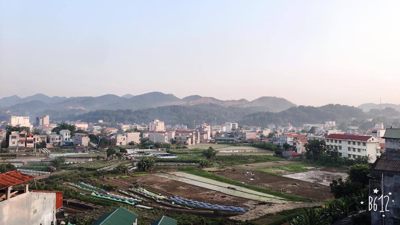 Duong Ha Hotel Cao Bang Exteriör bild